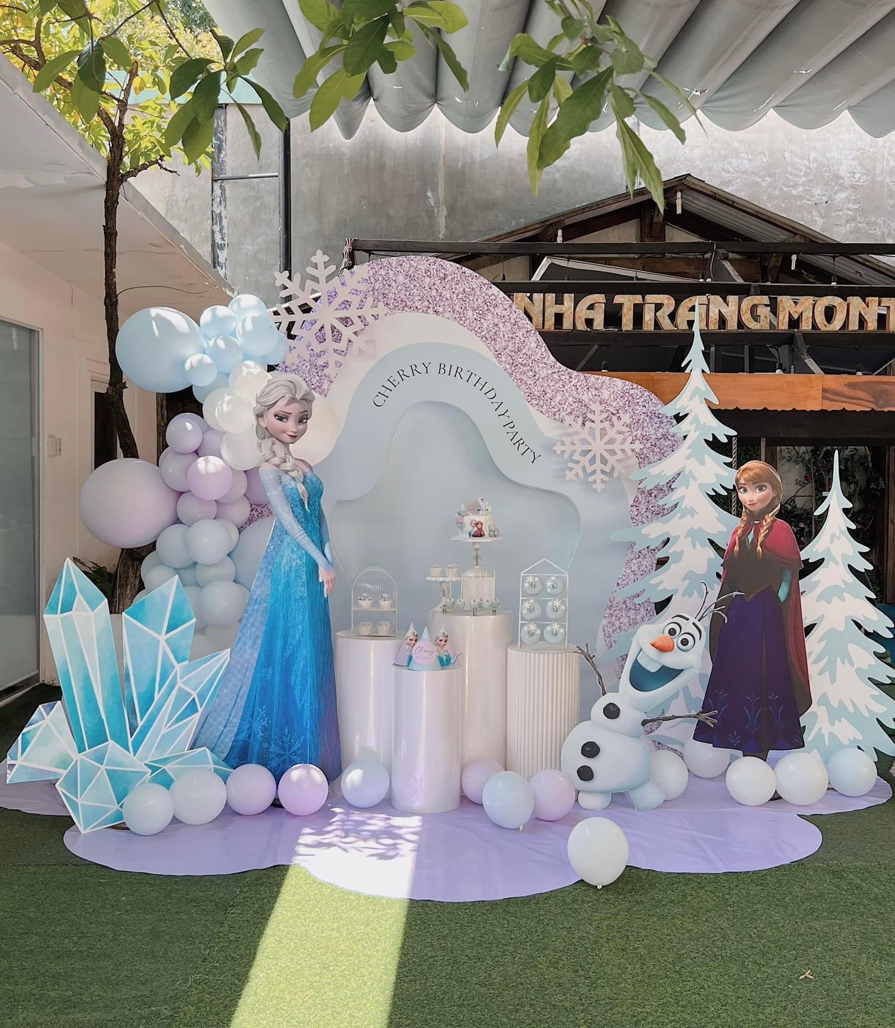 trang trí thôi nôi cho bé gái quận 7